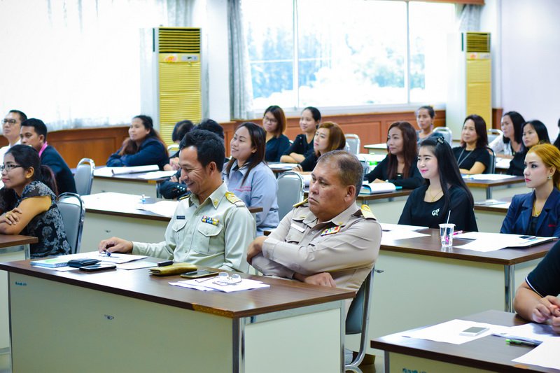 ฝึกอบรมเชิงปฏิบัติการ "เถ้าแก่ชื่นบาน พนักงานสำราญใจ"